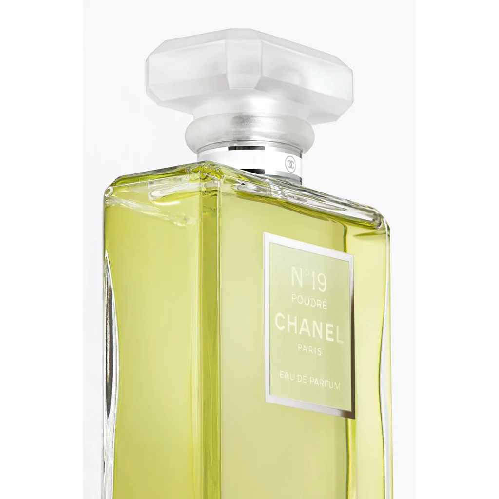 CHANEL- N°19 POUDRÉ Eau De Parfum