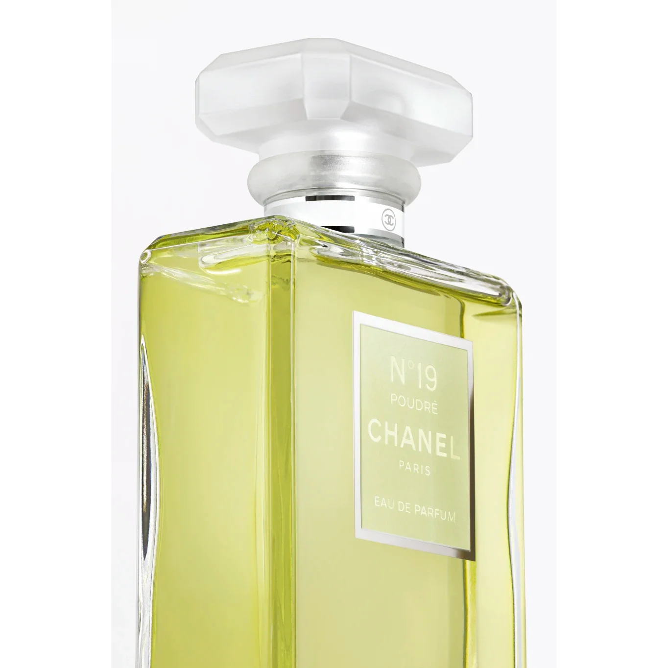 CHANEL- N°19 POUDRÉ Eau De Parfum